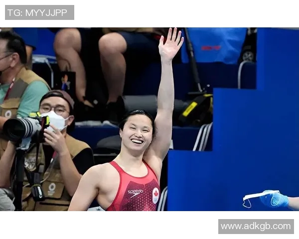 奥运游泳冠军揭秘：从训练到赛场的挑战与荣耀